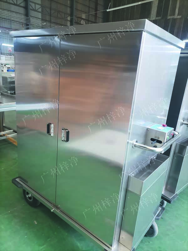 密閉式滅菌器械物品電動轉運車采用304拉絲不銹鋼板面板厚度：≥1.2mm,表面作拉絲亞光處理。